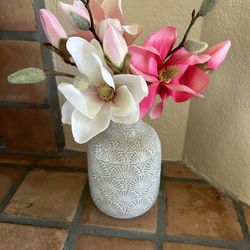 Threshold /Target Vase With Flowers 