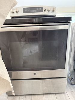 GE Adora Stainless Steel Range