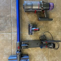 Dyson SV28 / V11 Cordless Stick Vacuum - Preowned 
