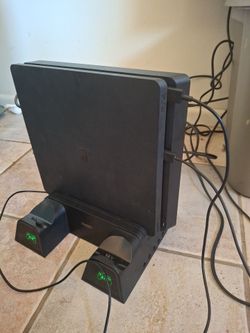 Ps4 slim(800gb) + cooling station and more