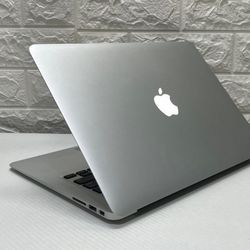 Apple MacBook Air 13” I5/8GB/256GB SSD $180