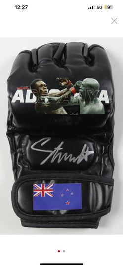 Israel Adesanya Signed Custom Australia MMA Fight Glove (Beckett)