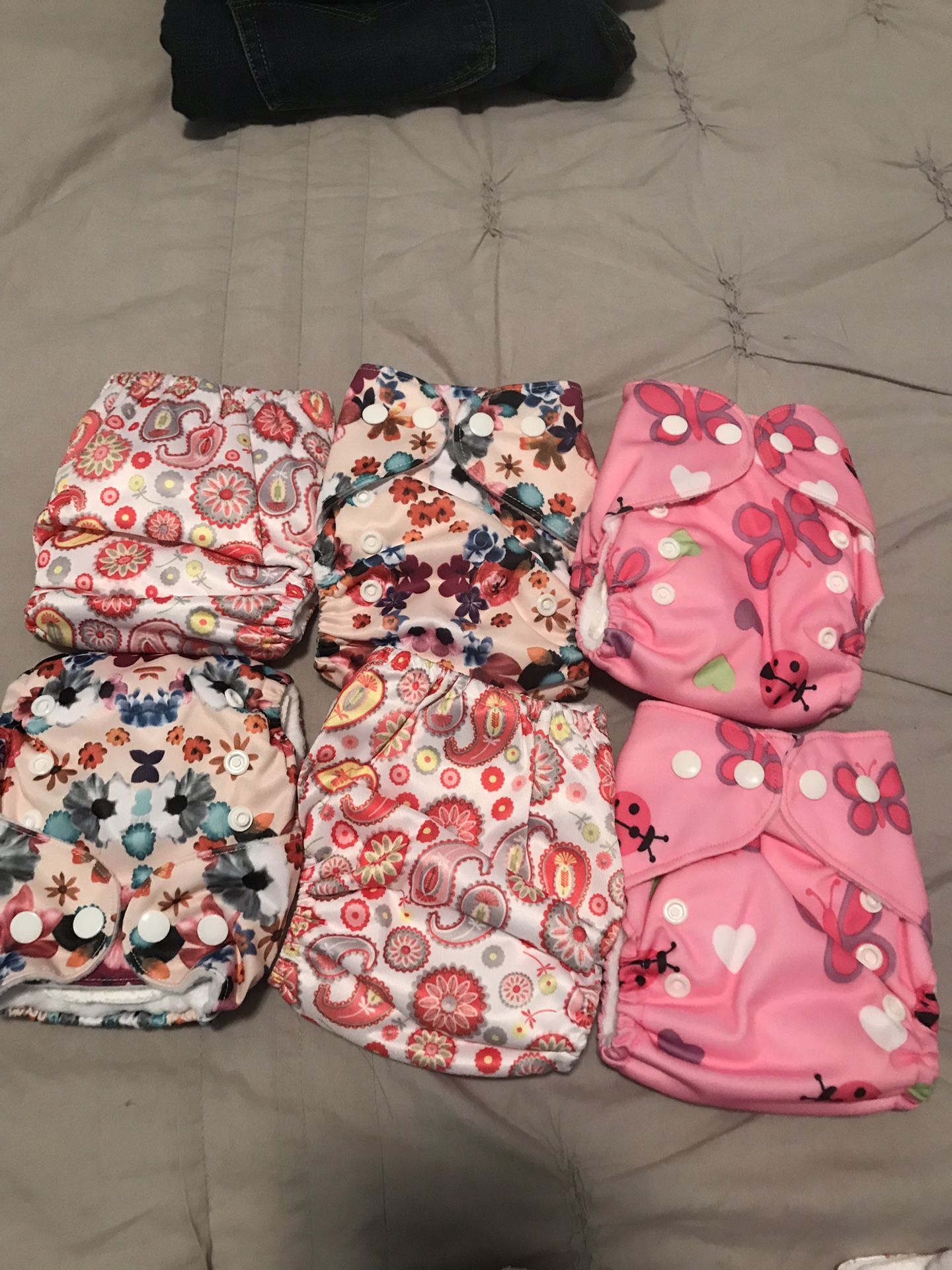 18 Newborn cloth diapers