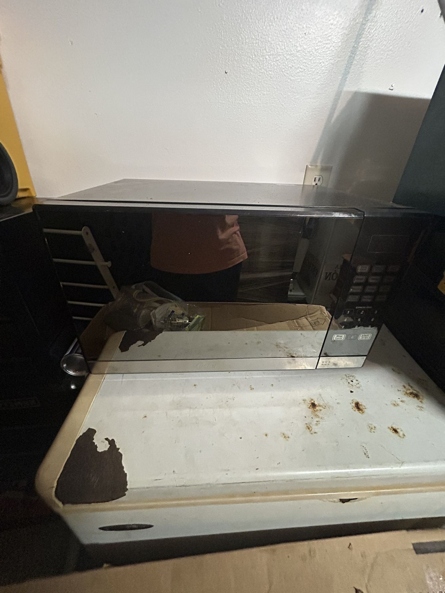 Table Top Microwave. Works Great 👍