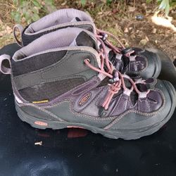 !! Kids Shoes  Keen Size 5