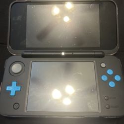 2DS  With Case And DS Lite 