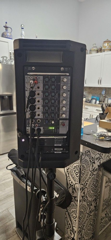 Yamaha Stagepas 300