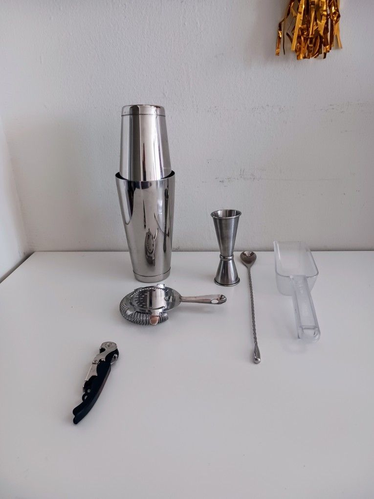 First come first get it.
All for Only 20 dollars (all cost 80 dollars).
Bartender kit New high quality!!!
Japanese shaker KORIKO (voted the best in t