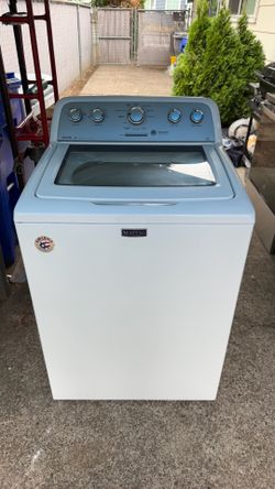 Maytag washing machine working perfectly in excellent conditions💦