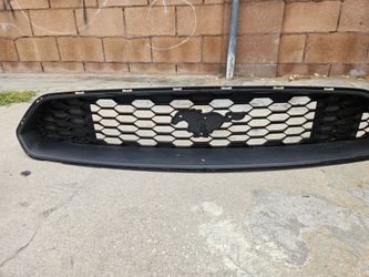 18-23 FORD MUSTANG UPPER GRILL