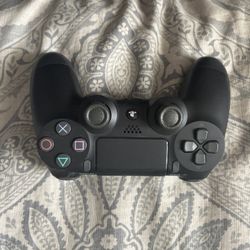 Black PS4 Controller 