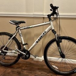 TREK 3700 Three Series, 26 In, 21 Spd Shimano, 19.5 In. Frame, A-1 Condition 