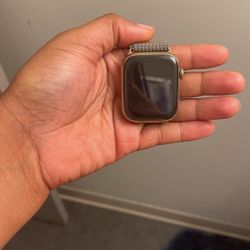 Apple Watch Series 8 