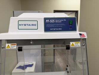 Mystaire MY-ISO5 Vertical Laminar Flow Workstation