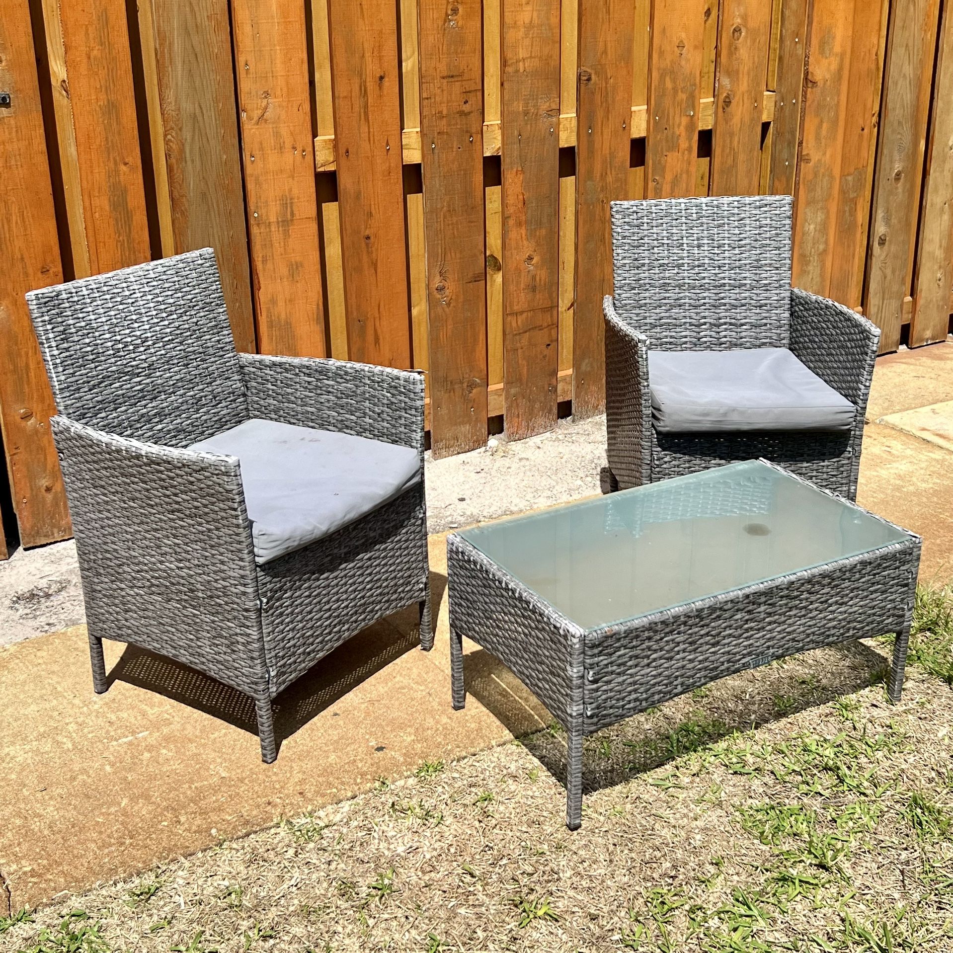 3-Piece Patio Furniture Set with Chairs and Table, Grey
