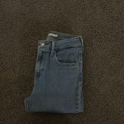 Levi’s 721 High Rise light blue skinny jeans. Size 25 
