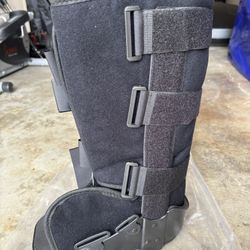 Walking boot (medium)