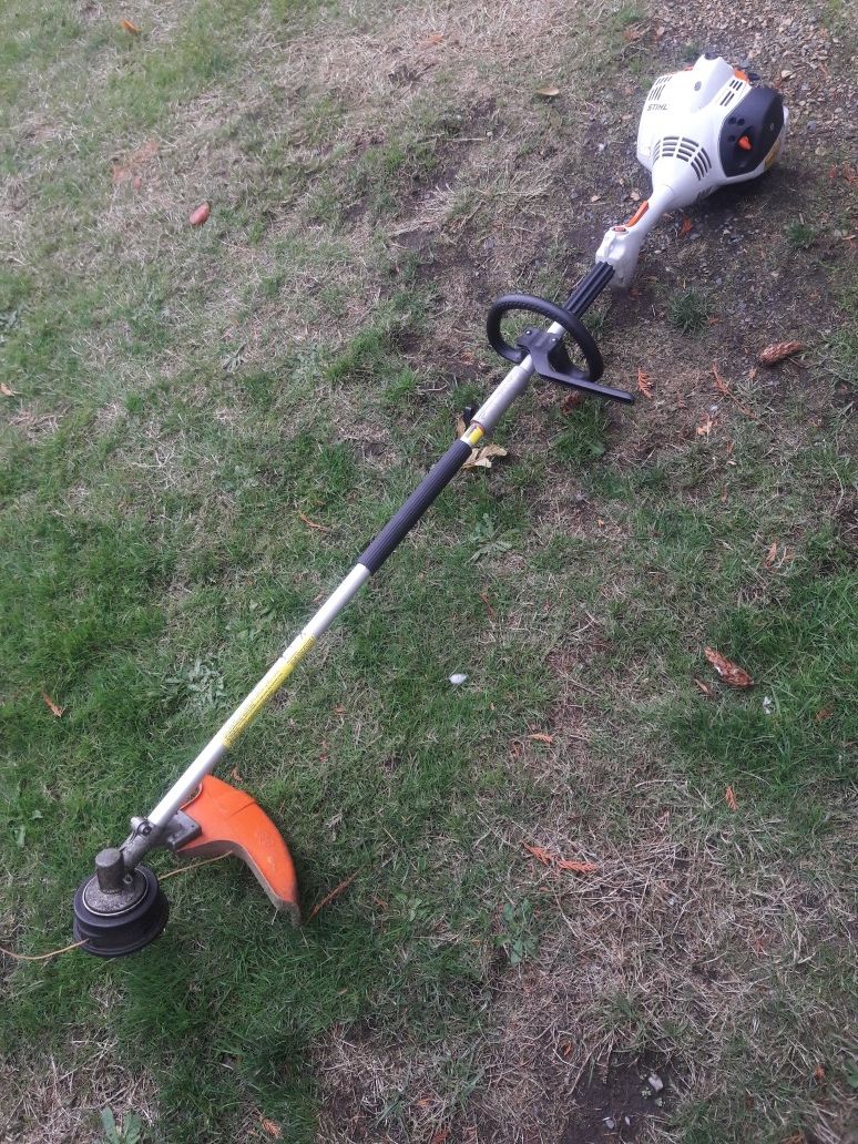 Stihl weed eater in good condition able to accept other attachments