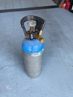 Helium tank