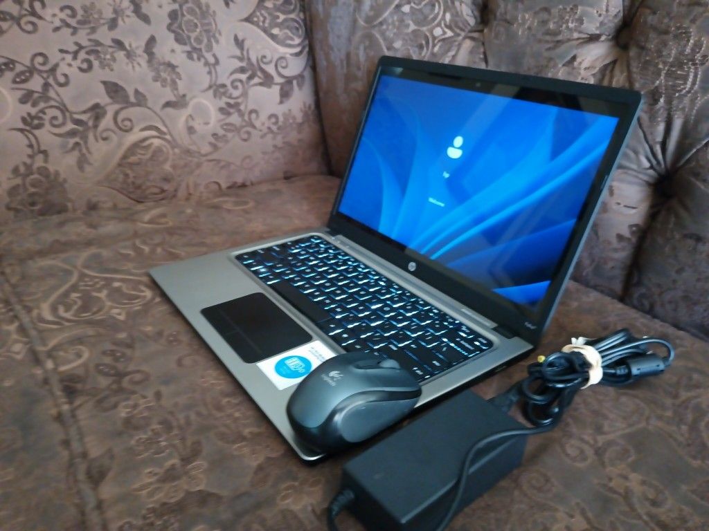 Laptop HP Folio 13-2000-core i5-8gb Ram-128gb HD SSD Solid