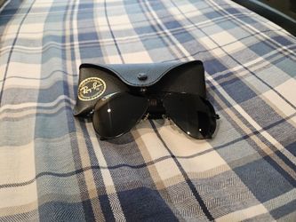 Ray-Ban Aviator Large Metal RB3025 – Black Frame, Green Polarized Lenses – With Case