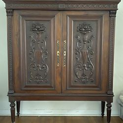 Antique wood Cabinet