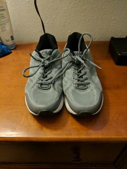Mens Fila Size 9.5