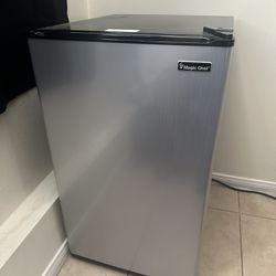 Magic Chef Personal Refrigerator 