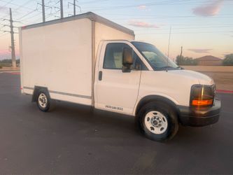 2010 GMC Savana Box Truck