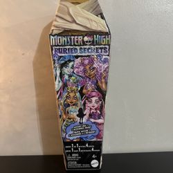 Monster High Buried Secrets Mystery Doll