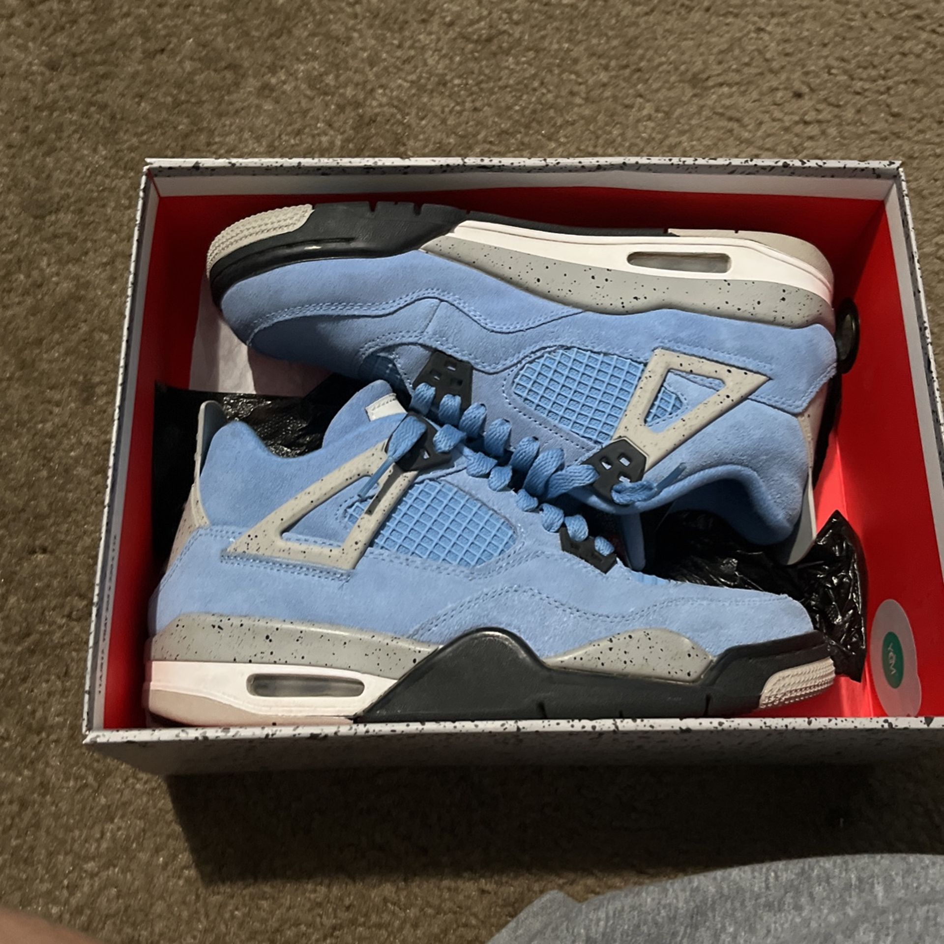 Jordan 4 Retro University Blue Size 7y
