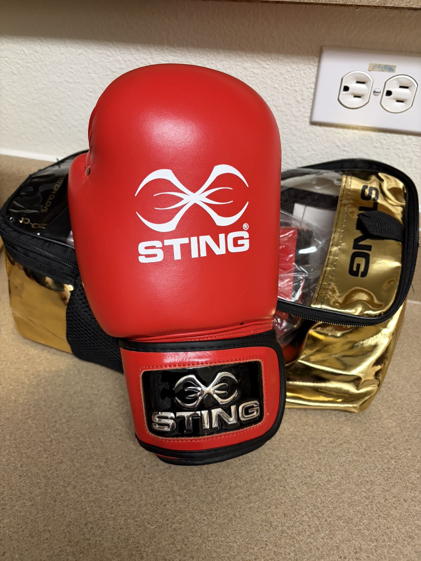 Sting USA Boxing Approved Competition Leather Boxing Gloves 10oz