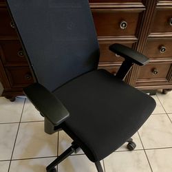 Ergonomic Office Chair - Corp Design