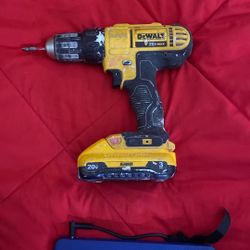 DeWalt half inch cordless drill driver DC0771 with battery 20 V