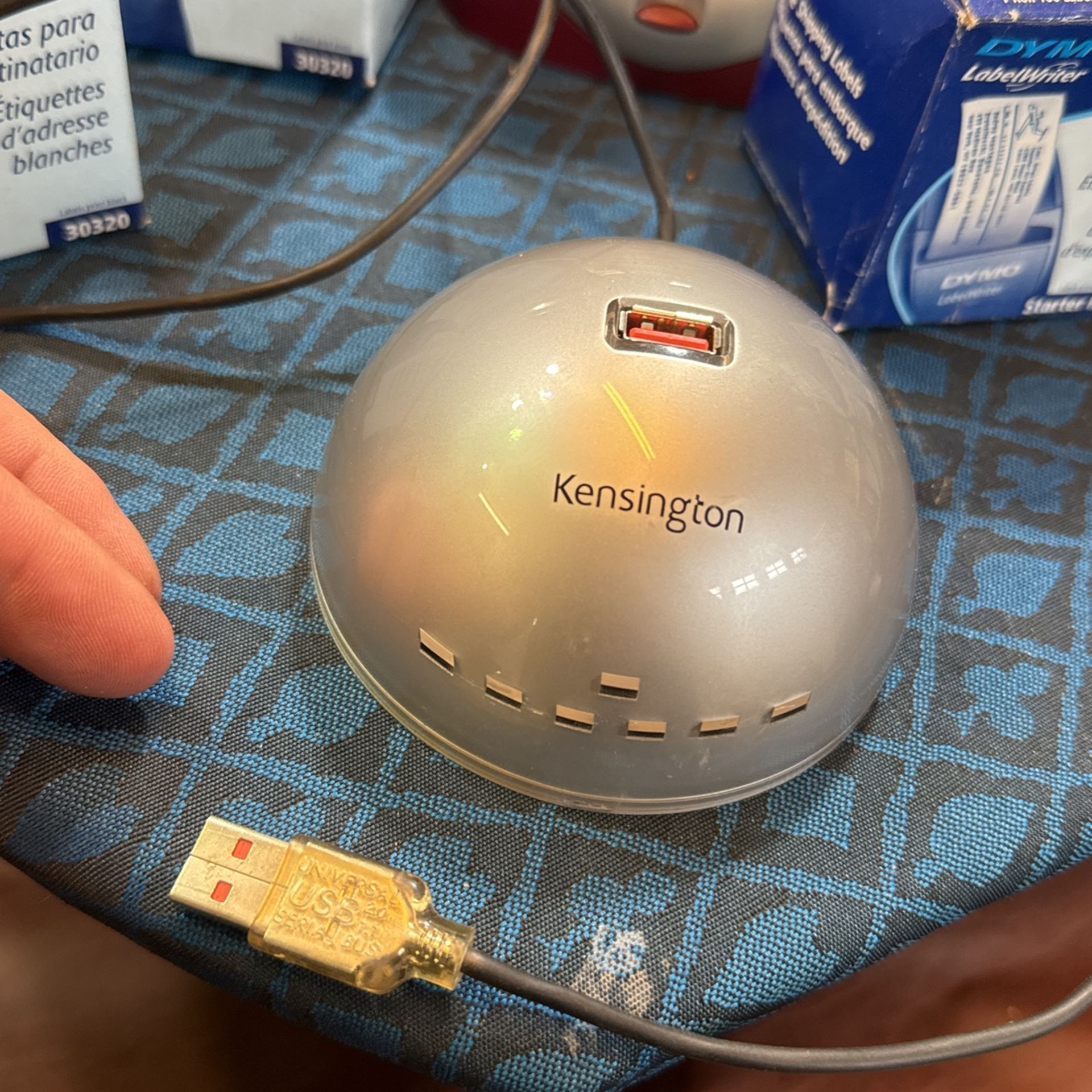 KENSINGTON USB HUB 7-PORT WITH AC WAL WART WORKS PERFECTLY MODEL K33118A