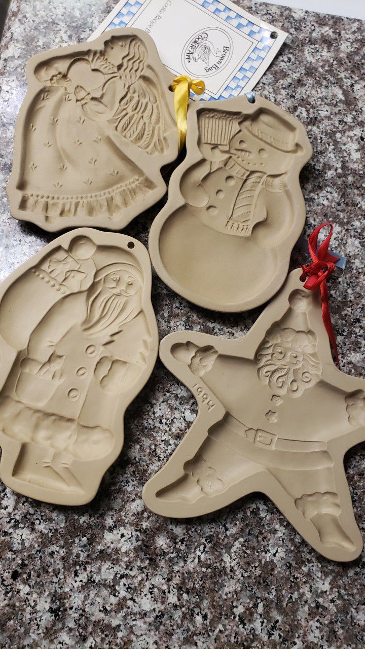 Set Of 4 Ceramic Cookie Molds Christmas Themed Santa, Star, Snowman And Angel