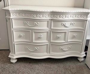 Disney Princess Fairytale White 8-Drawer Dresser