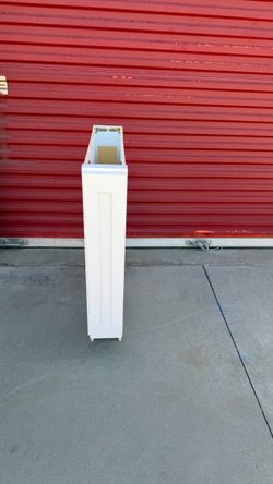 White shaker cabinet space-rack