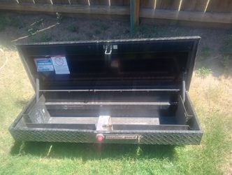 Truck toolbox