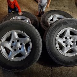 2003 toyota tacoma rims and tiers 