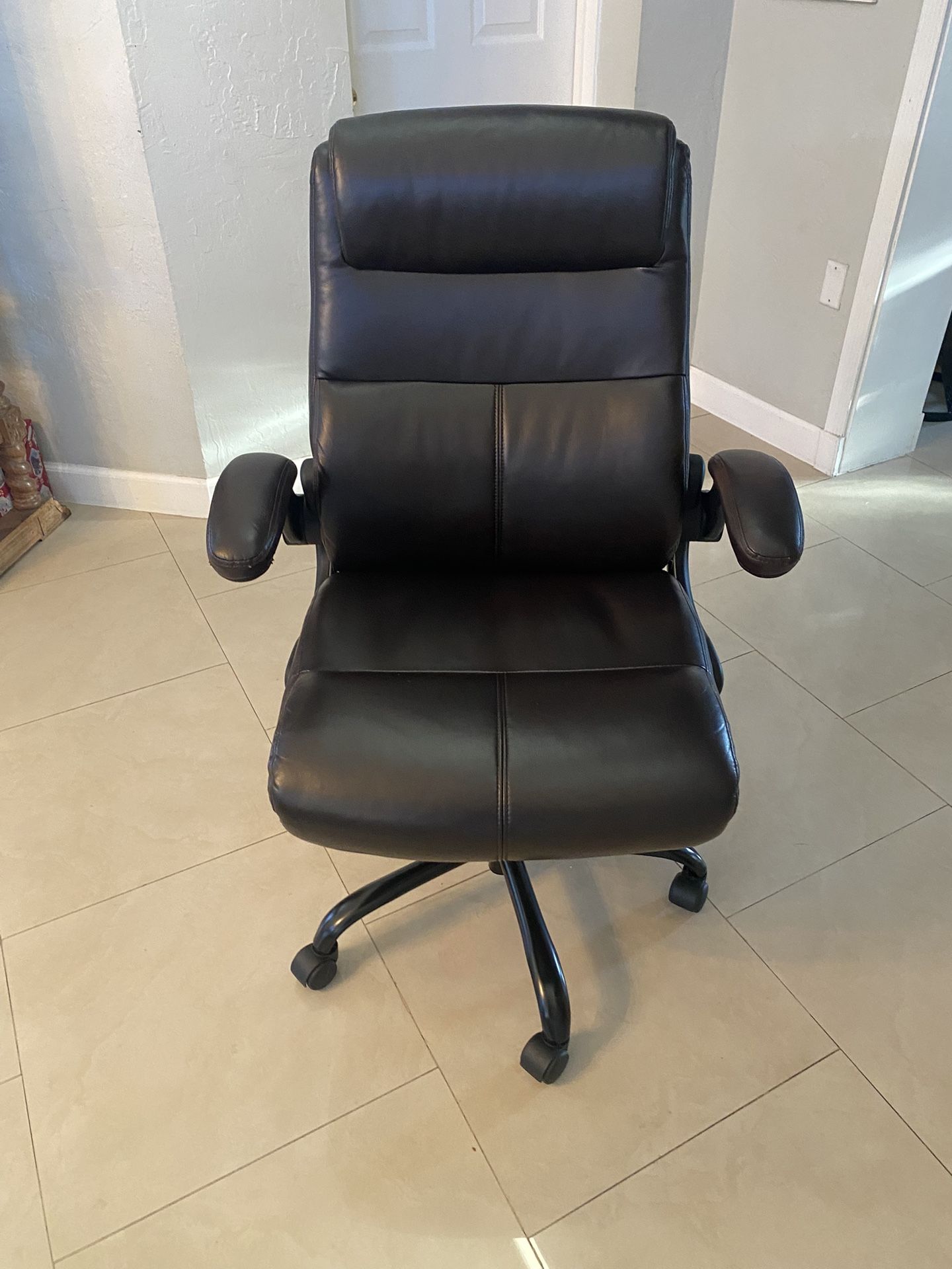 Black Faux Leather Ergonomic Arm Desk Chair