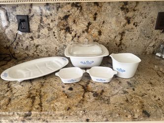 Rare vintage blue flower Corning ware