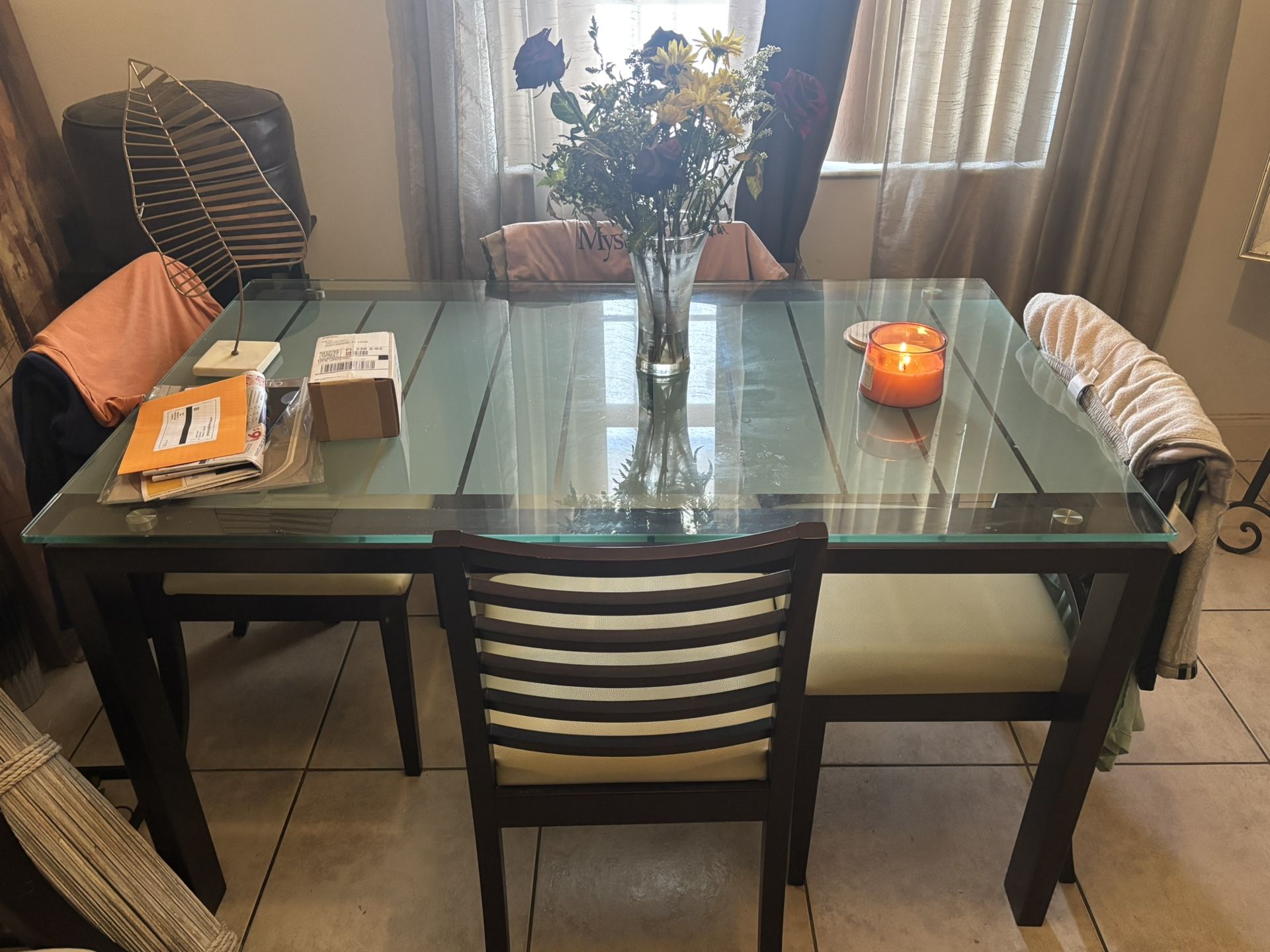 Dinning Table With Chairs