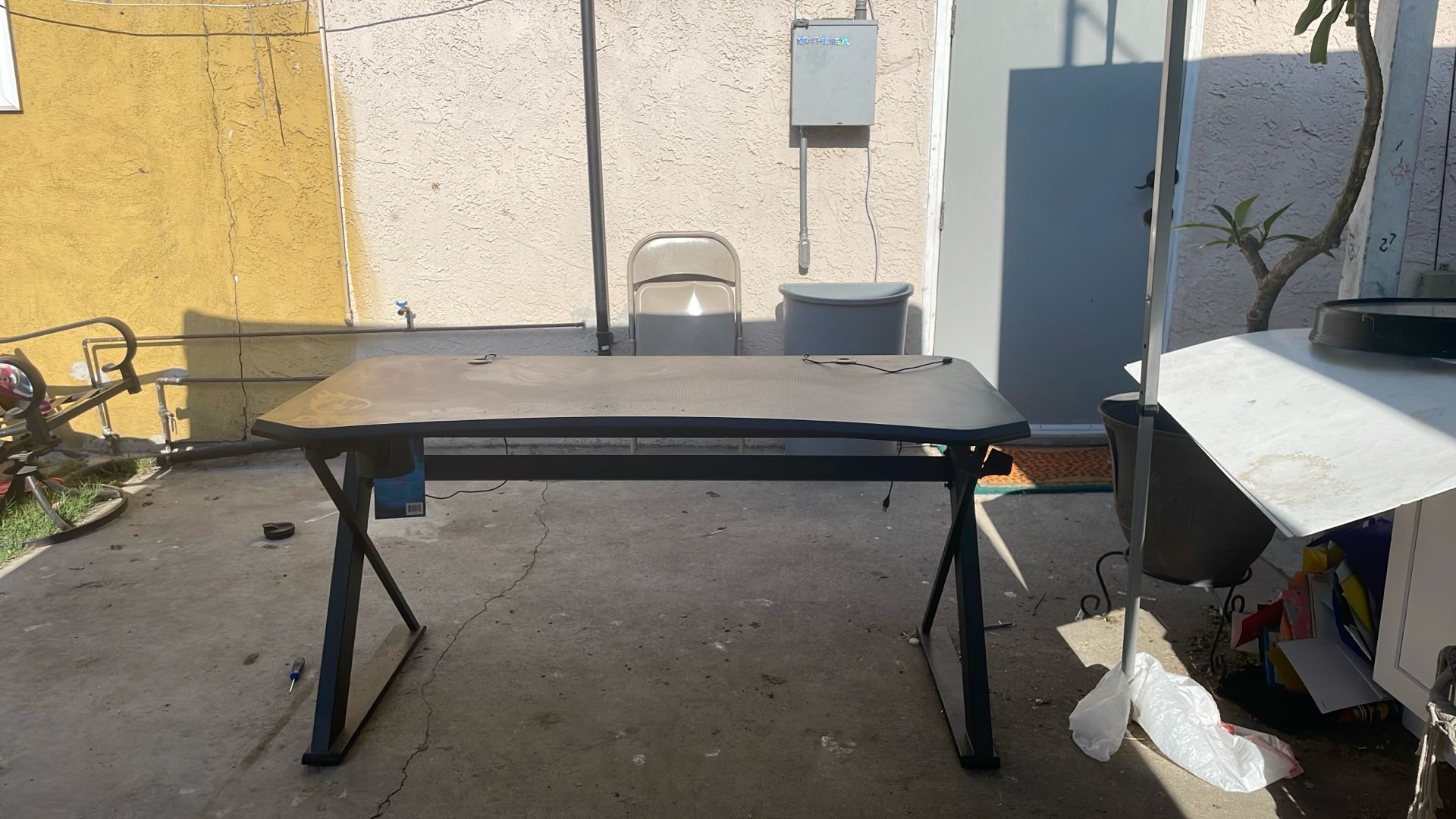 Gaming desk