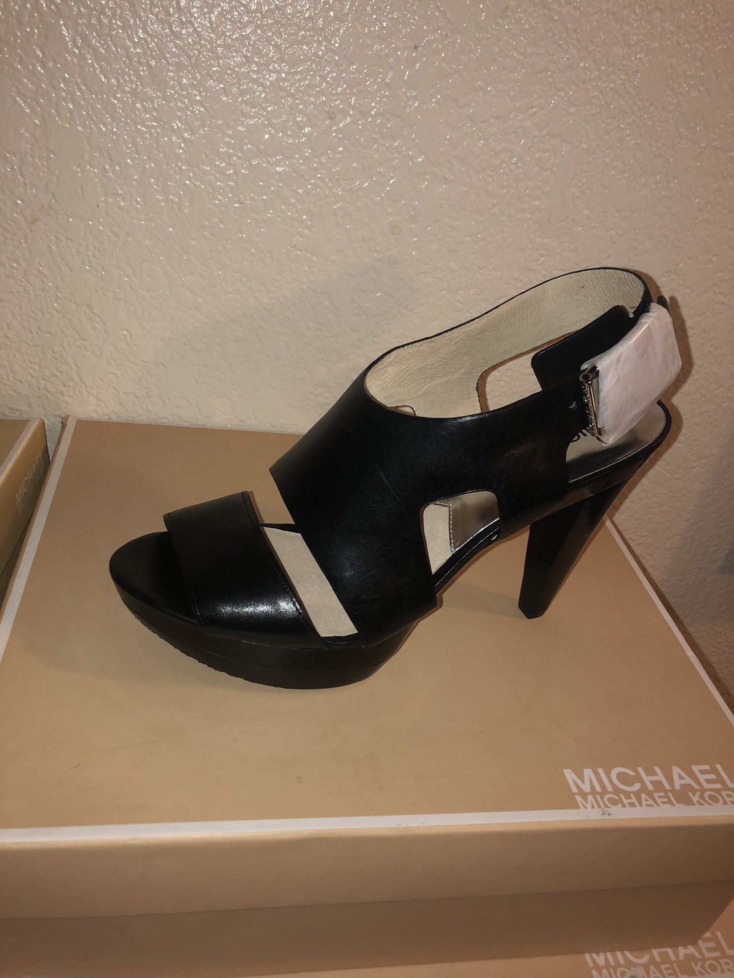 Brand name shoes size 10