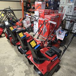 Brand new Toro Snowblowers 
Toro power Clear 721E $599
Toro power Clear 518ZR $449
$599