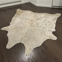 Novelty Bien 100% Cowhide “6x7 “ Area rug Gold Solid Color Rug Asking $170