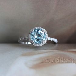 STUNNING ENGAGEMENT RING