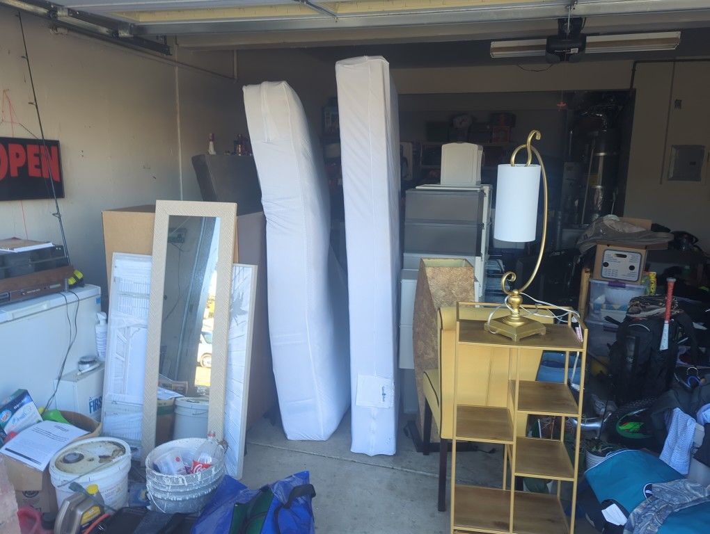 Queen Size Mattress And box Apring