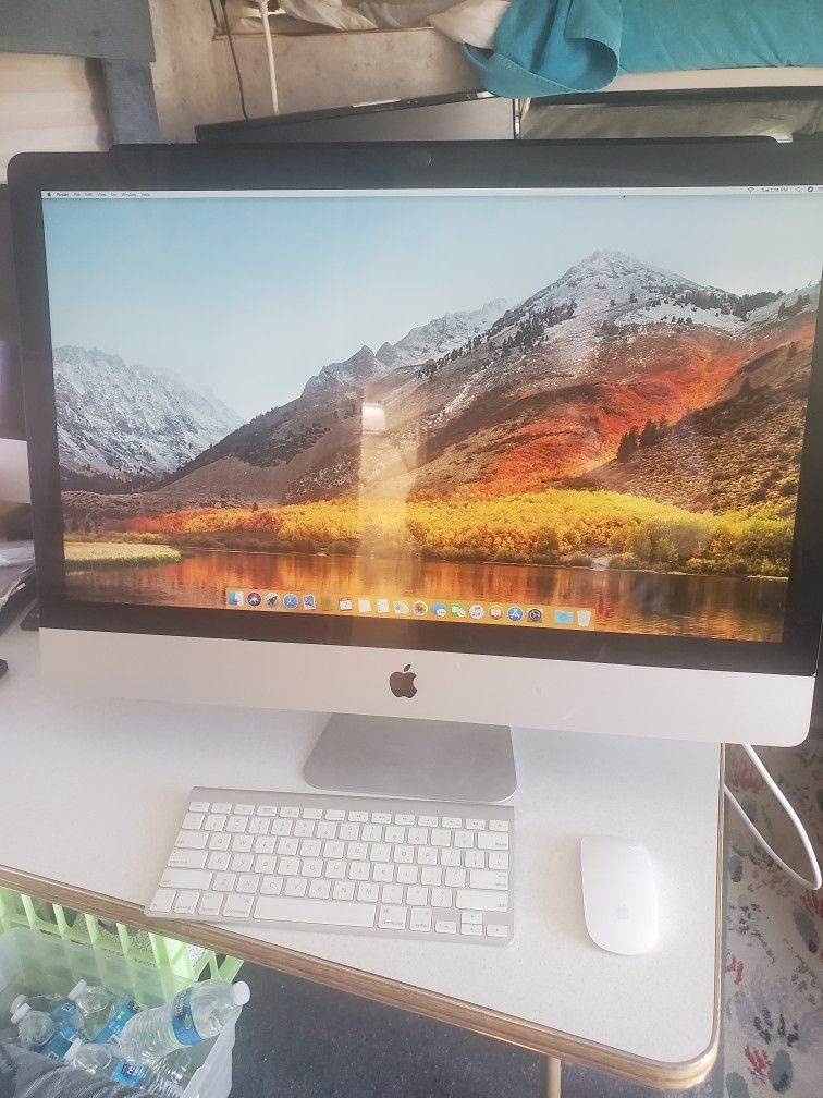 Apple iMac 27" Core i5 + 2 Free Imacs